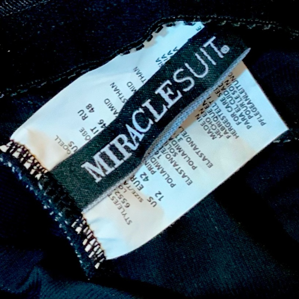 Miraclesuit Oceanus One-Piece Shimmer Links Colorblock Swimsuit - Picture 8 of 12